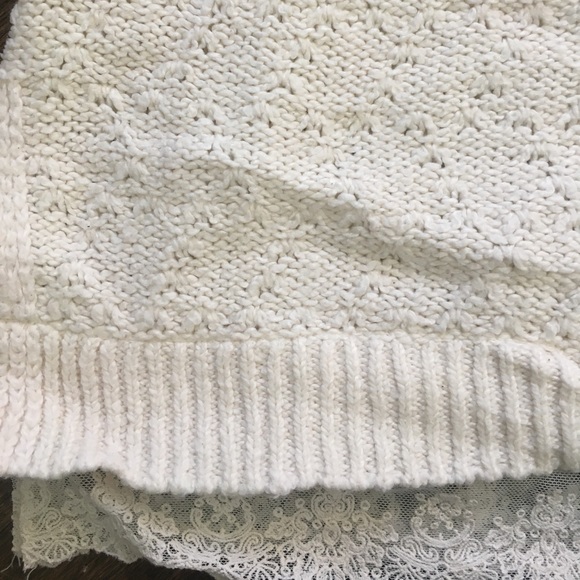 Cream sweather - Picture 3 of 3